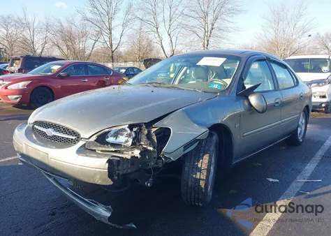 2002 Ford Taurus Ses z USA, uszkodzony, nr VIN 1FAFP55S82G282353